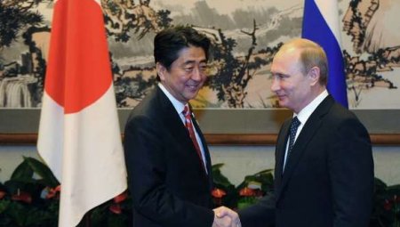 Абэ решил предложить Путину план экономического сотрудничества