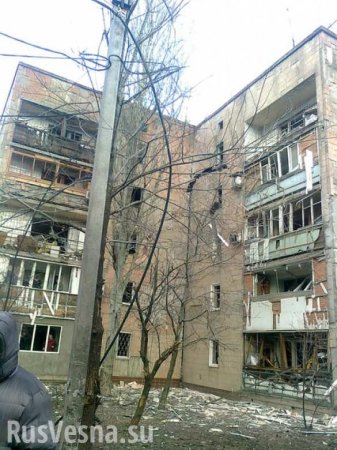Donezk: Stadtbezirk Textilschik unter Feuer, ein Geschoss hat in ein Kranke ...
