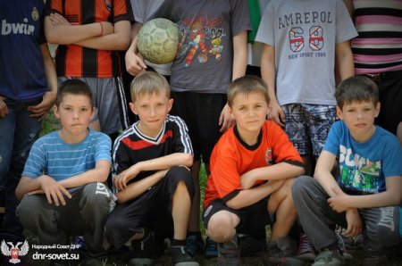 Жители ДНР смогли встретиться с экспертами по проблемам детства