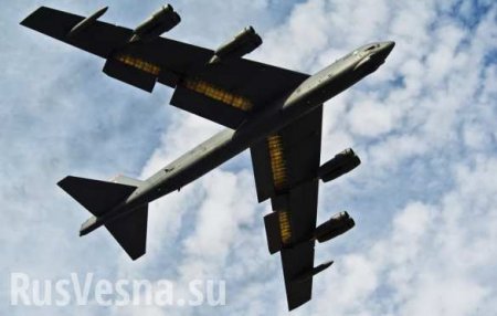 Бомбардировщики ВВС США B-52 впервые замечены в небе над Алеппо (ВИДЕО)