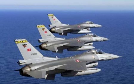  F-16        
