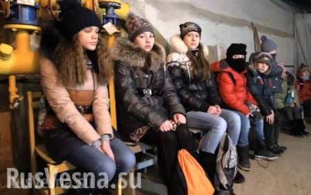 Ukrainian army renews Makeyevka shelling, school pupils hide in basement (PHOTOS, VIDEO)