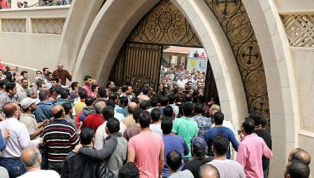 Число жертв взрыва у церкви в египетской Александрии возросло до 18