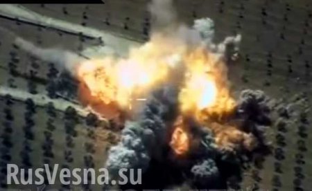 Russian battleships & submarine fire 6 cruise missiles on ISIS targets in Syria  MoD (VIDEO)