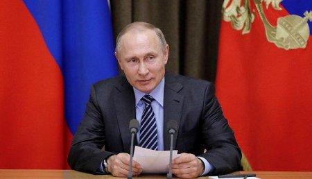 Владимир Путин заявил о начале восстановления экономического роста в России