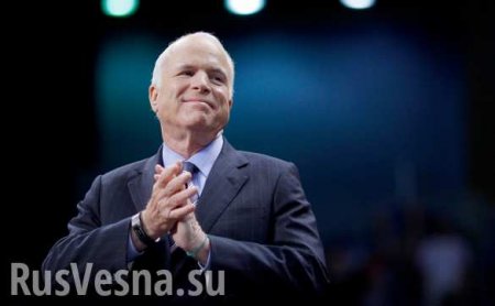 В Днепропетровске хотят увековечить имя сенатора Маккейна