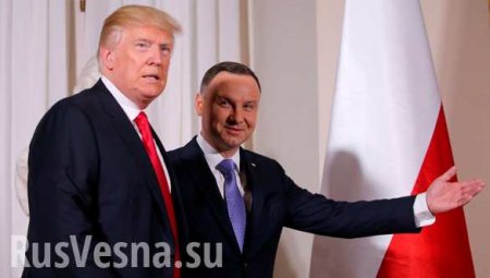 Свобода слова: Польский телеканал уволил сотрудника за фото Дуды с Трампом в соцсети