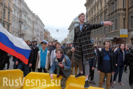 В России впервые вынесли наказание за вовлечение подростков в митинги
