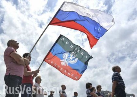 Сурков поздравил жителей ДНР с Днём Республики