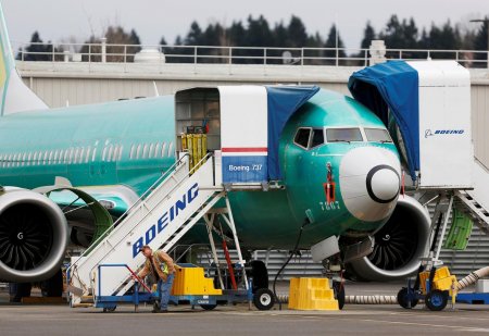  :    Boeing,  737  ()