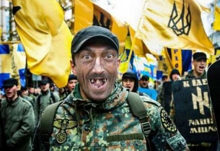 Сотни украинских неонацистов орудуют в Белоруссии, — Лавров