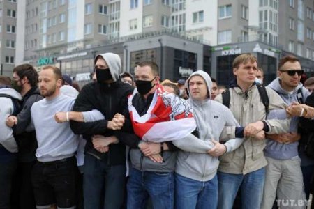 «Распад общества»: белорусы по разные стороны баррикад
