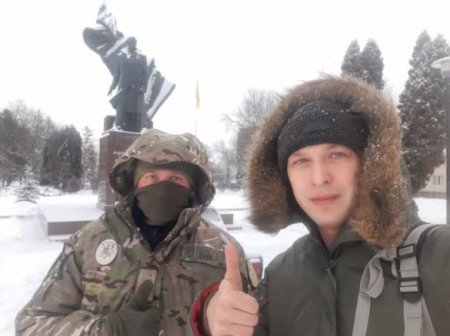 В Тернополе памятник Бандере будут круглосуточно охранять от украинцев (ФОТО)