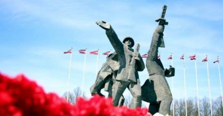 Вице-мэр Риги сделал заявление о будущем памятника Освободителям